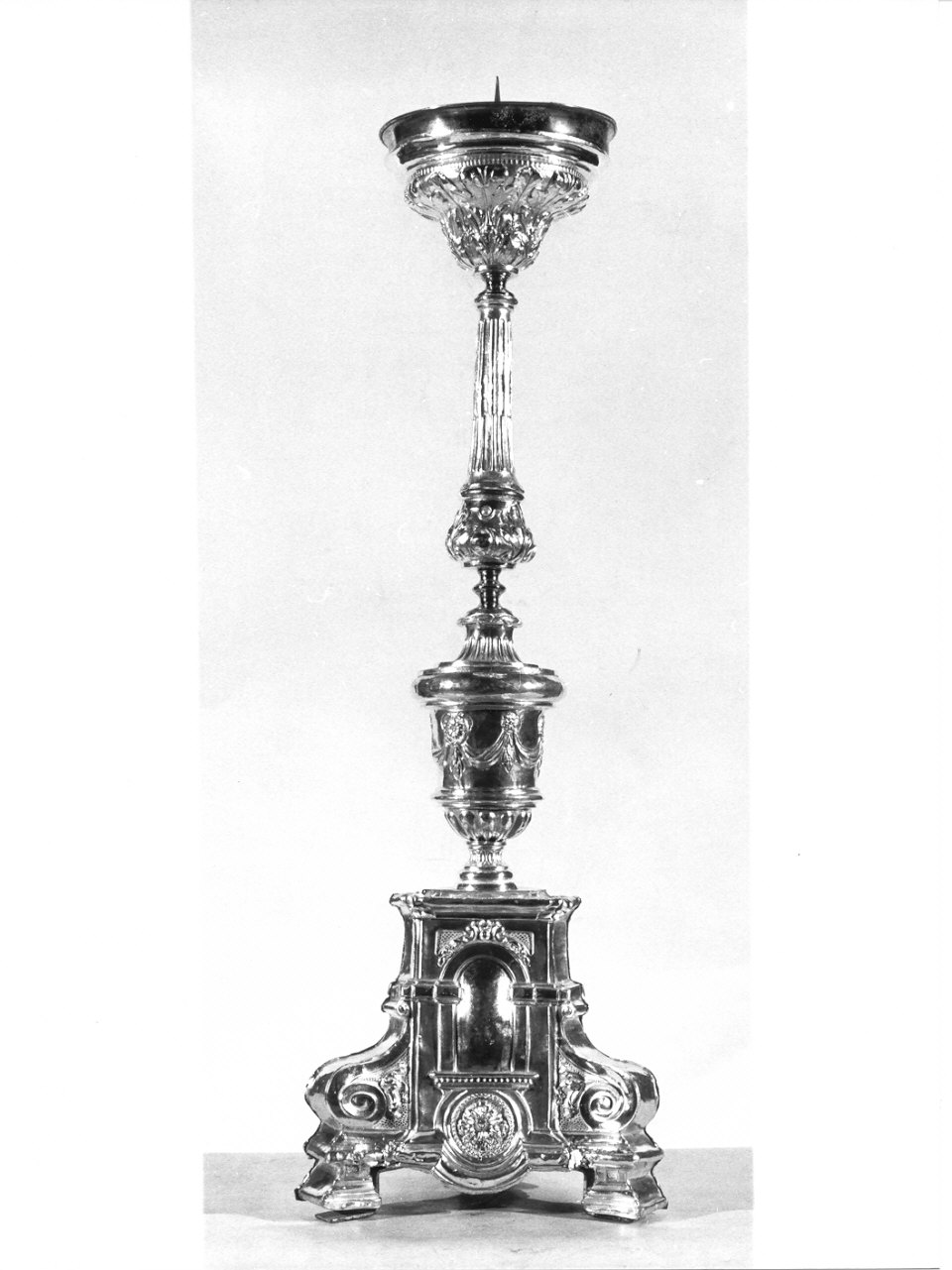 candeliere d'altare, serie - ambito lombardo (sec. XVIII)