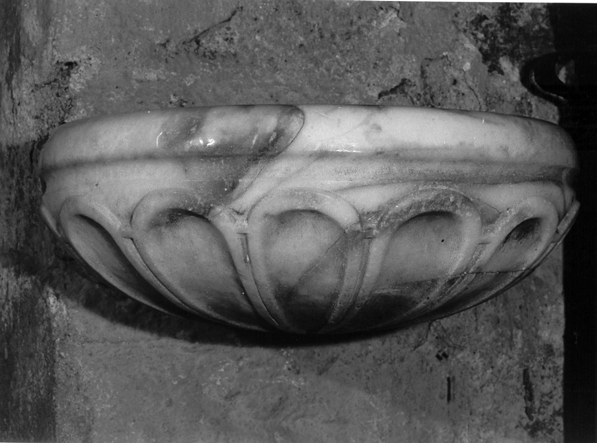 acquasantiera da parete, opera isolata - ambito valtellinese (seconda metà sec. XVII)