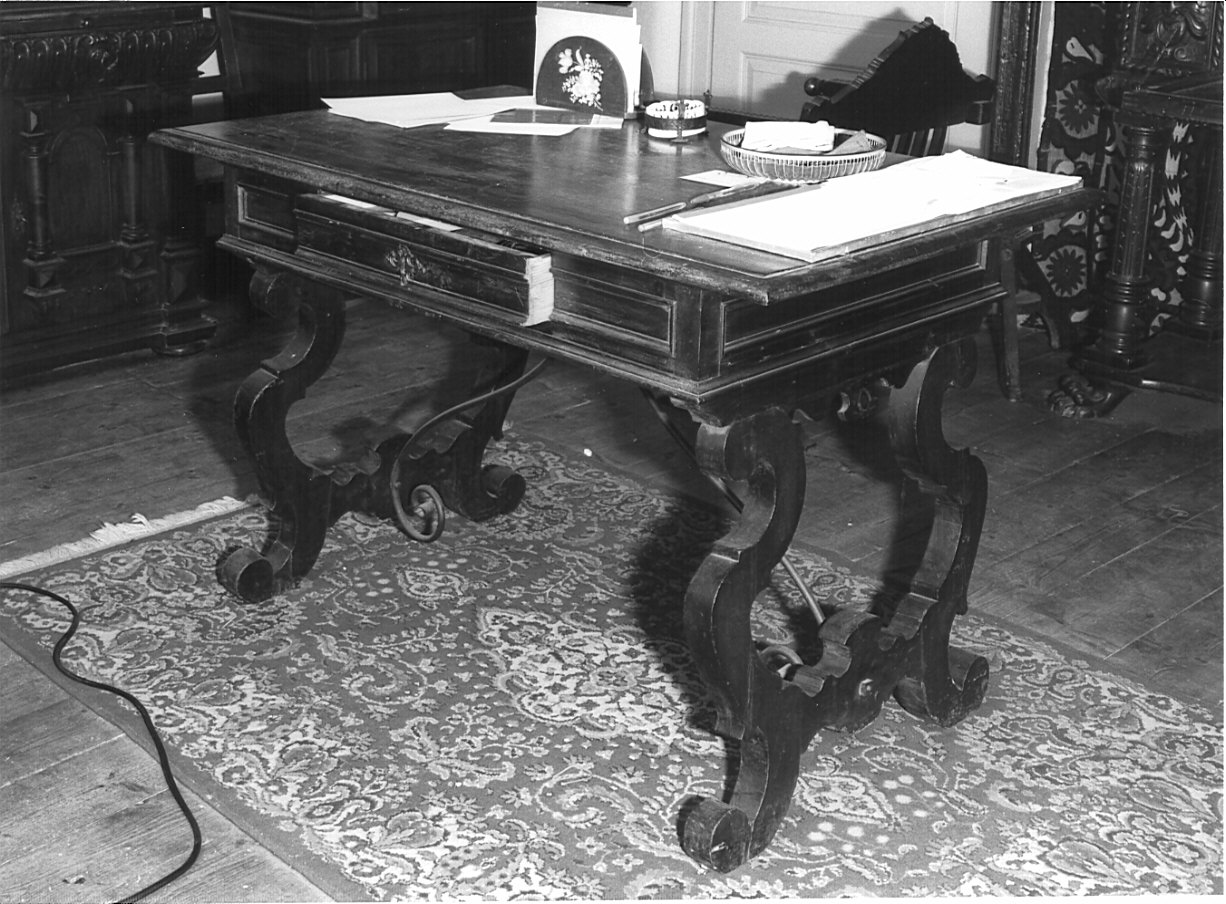 tavolo - a lira, opera isolata - bottega italiana (seconda metà sec. XIX)