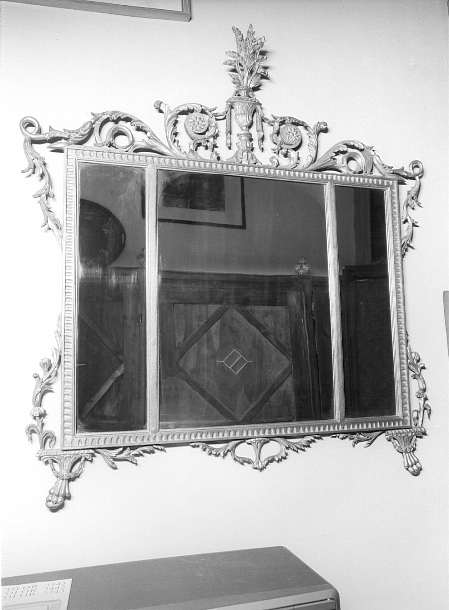 specchiera, opera isolata - bottega italiana (prima metà sec. XIX)