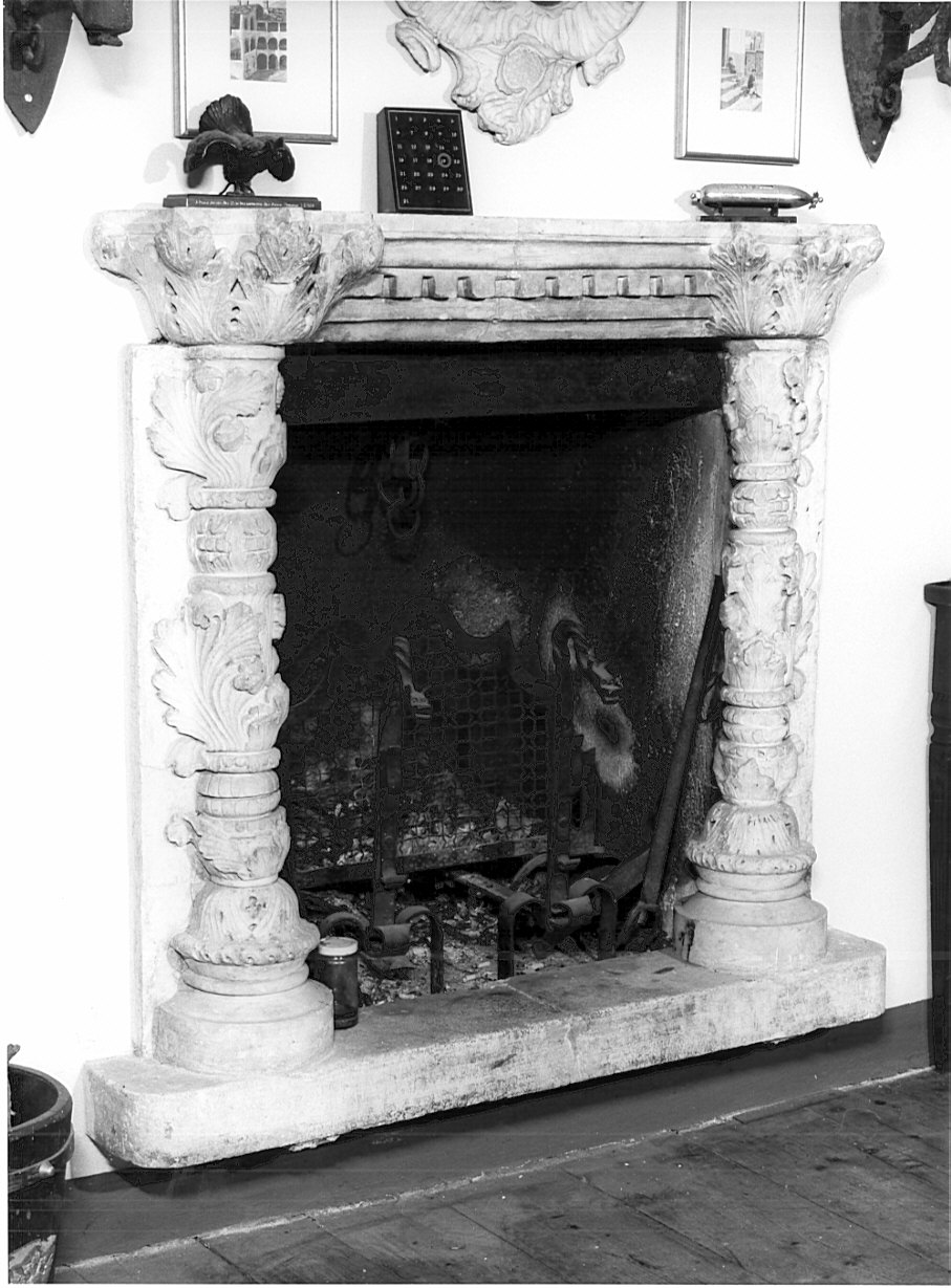 mostra di camino, opera isolata - bottega lombarda (secc. XV/ XVI)