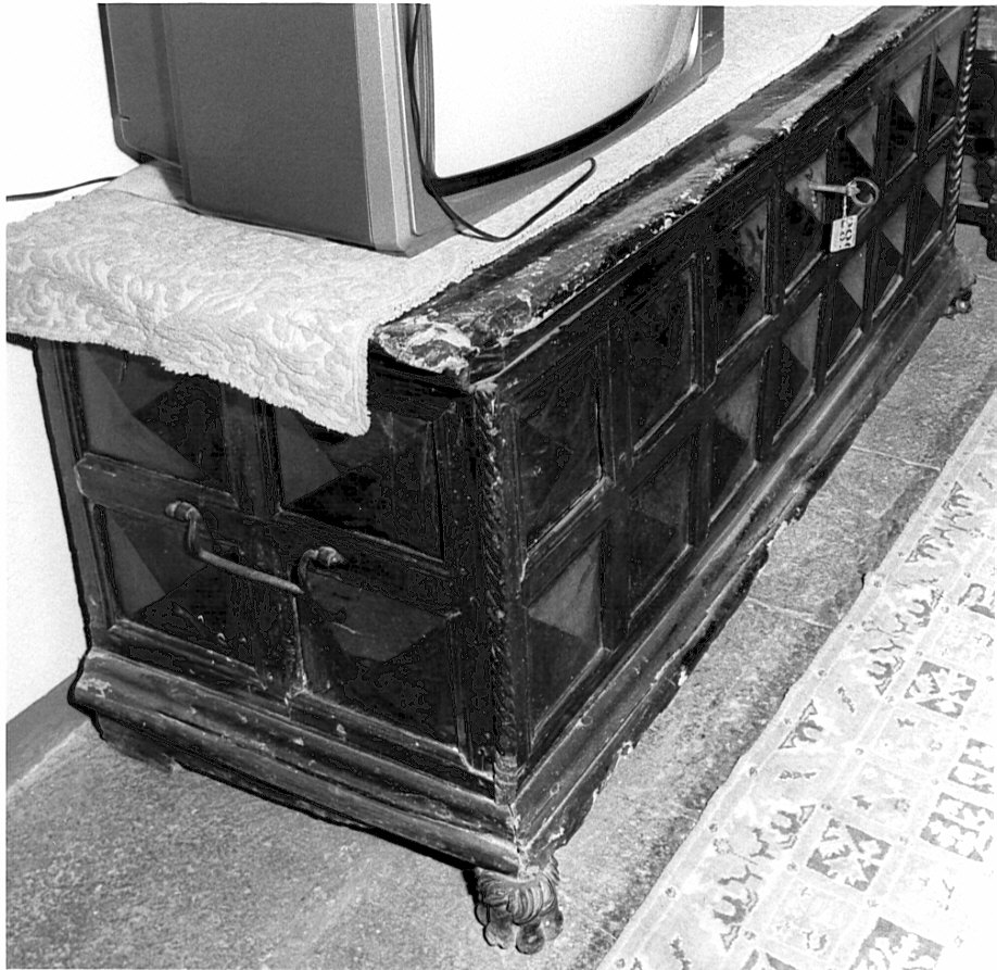 cassapanca, opera isolata - bottega lombarda (sec. XVII)