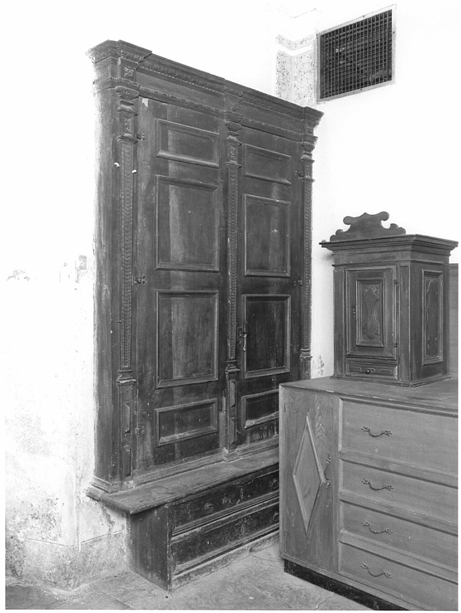 armadio - a muro, opera isolata - produzione lombarda (fine/inizio secc. XVIII/ XIX)