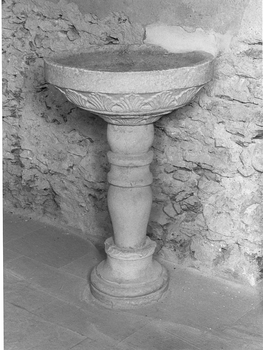 acquasantiera - a fusto, opera isolata - bottega lombarda (prima metà sec. XVI)