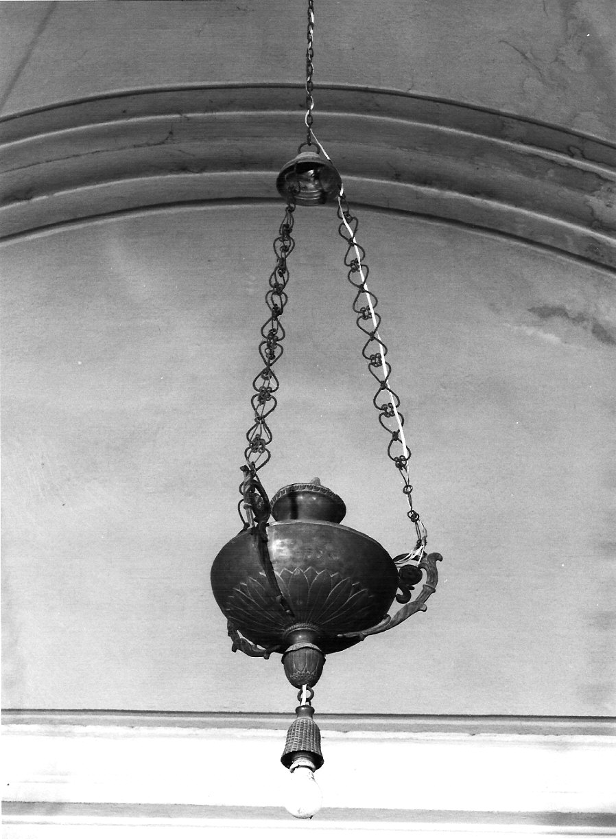 lampada pensile a vaso, serie - bottega lombarda (inizio sec. XVIII)