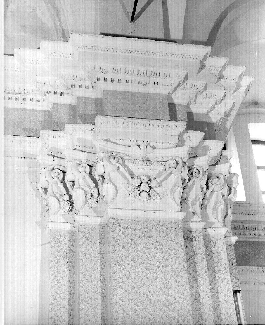 capitello di lesena, opera isolata - bottega lombarda (sec. XVIII)