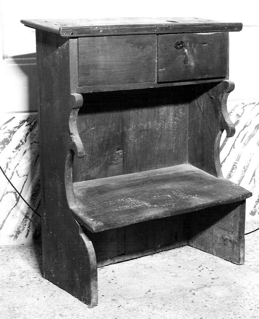 inginocchiatoio, opera isolata - bottega lombarda (prima metà sec. XVIII)