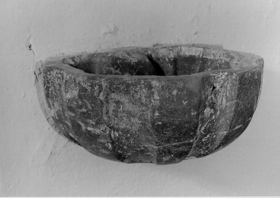 acquasantiera da parete, opera isolata - bottega lombarda (secondo quarto sec. XVIII)
