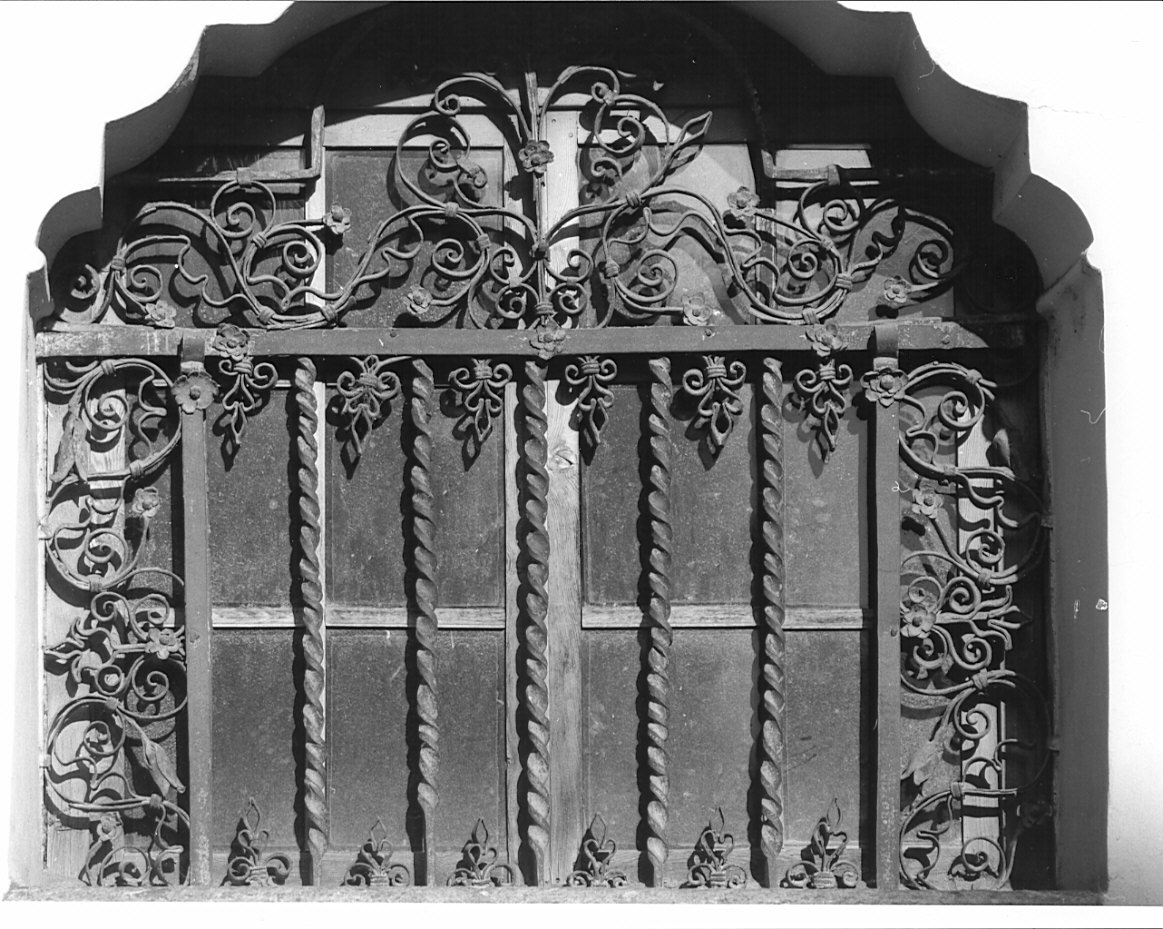 inferriata, opera isolata - ambito valtellinese (sec. XVIII)