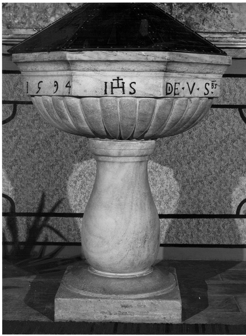 fonte battesimale - a fusto, opera isolata - ambito lombardo (sec. XVI)