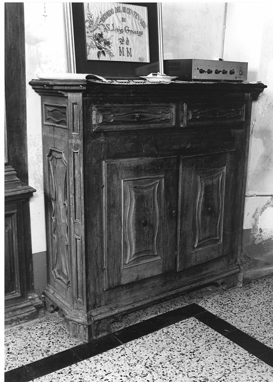 mobile da sacrestia, opera isolata - ambito valtellinese (sec. XVIII)