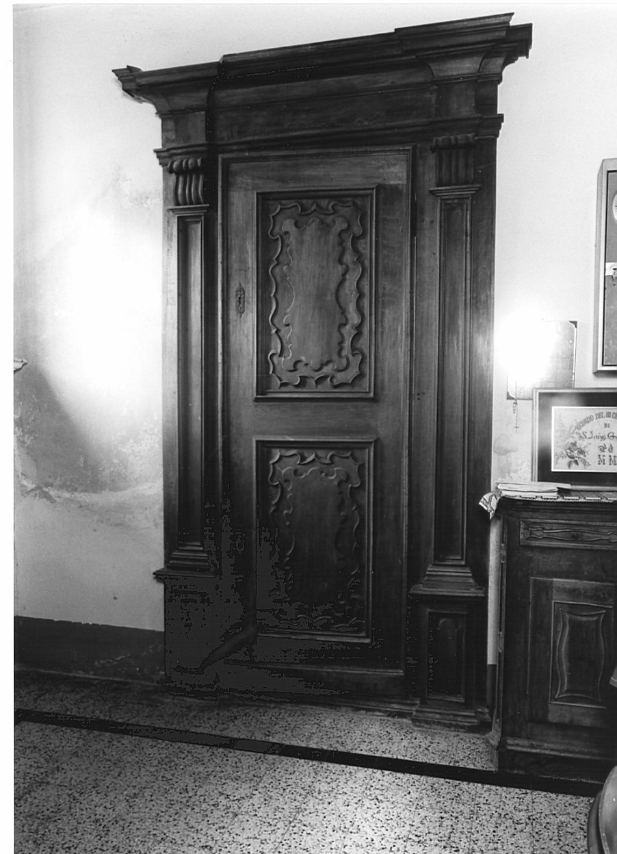 armadio - a muro, opera isolata - ambito valtellinese (sec. XVIII)