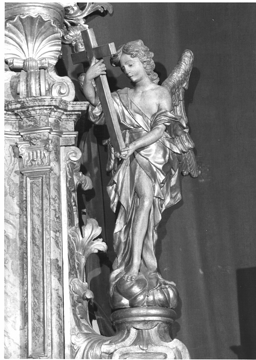 angelo con strumento della passione: croce (statua, pendant) - ambito valtellinese (sec. XVIII)