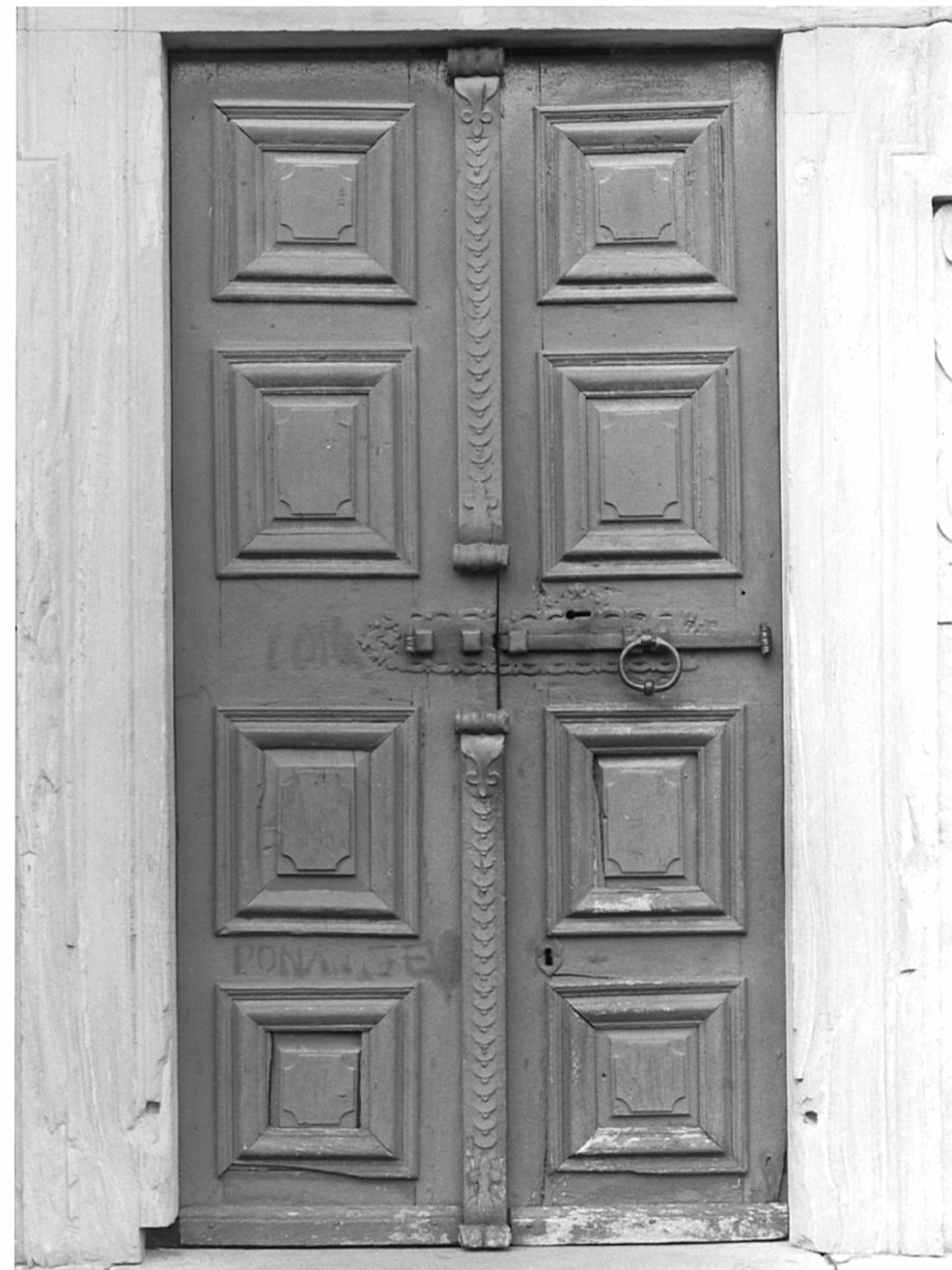 porta - a due battenti, opera isolata - ambito valtellinese (ultimo quarto sec. XVII)