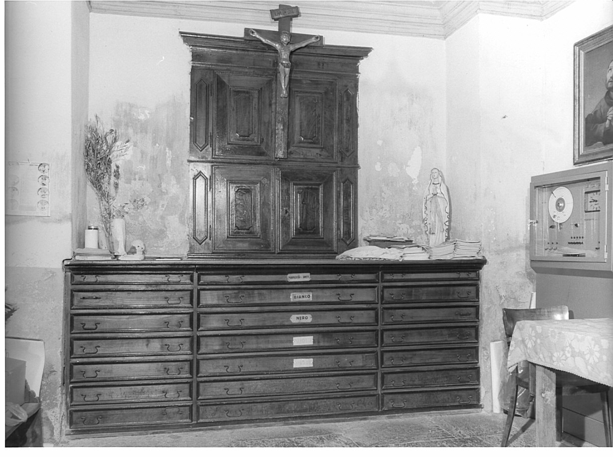 mobile da sacrestia con alzata, pendant - ambito valtellinese (seconda metà sec. XVIII)