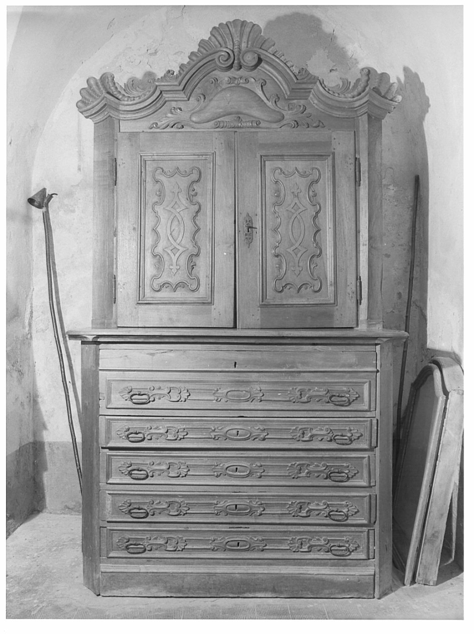 armadio da sacrestia, opera isolata - ambito valtellinese (sec. XVIII)
