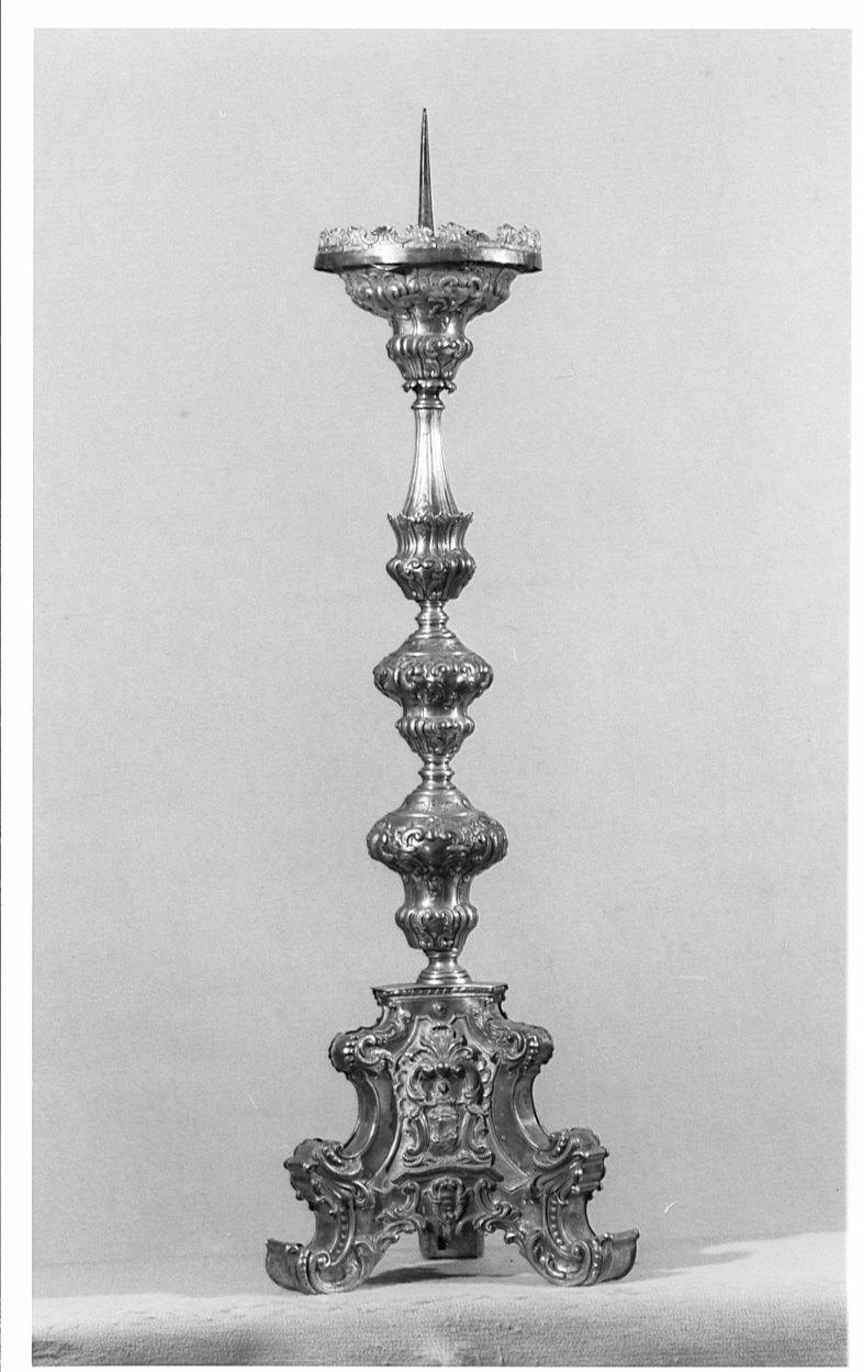 candeliere d'altare, serie - bottega lombarda (sec. XVIII)