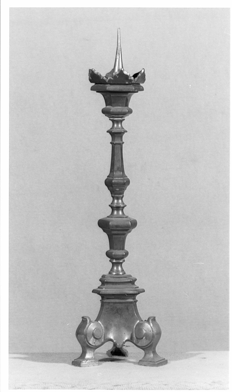 candeliere d'altare, serie - bottega lombarda (sec. XVII)