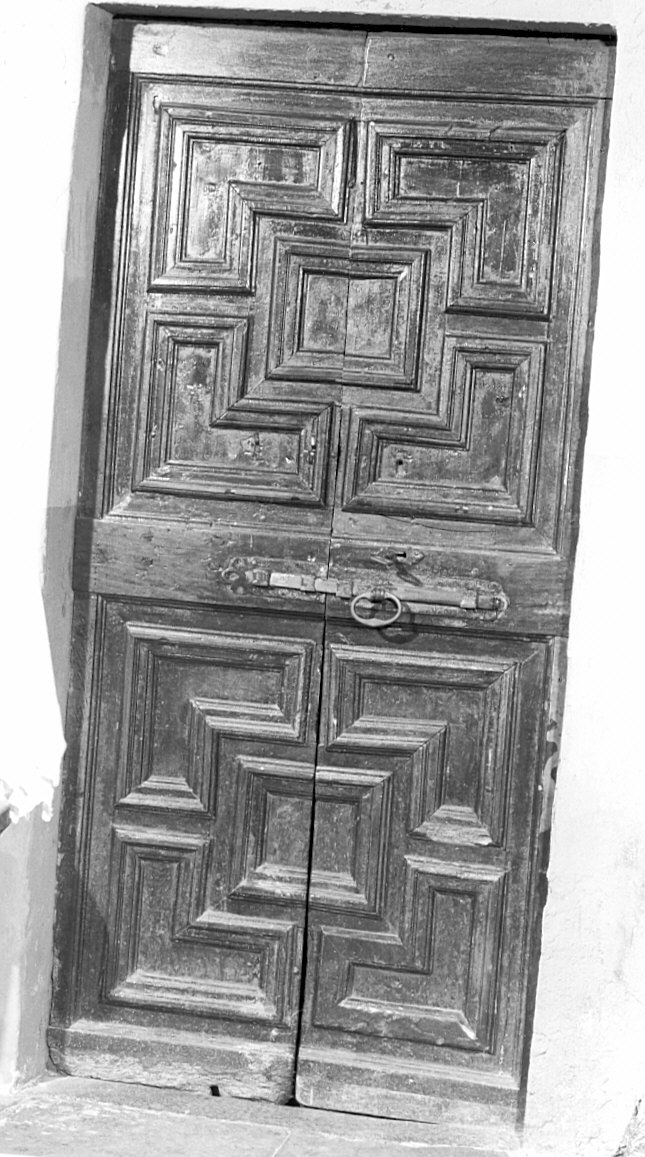 porta, opera isolata - ambito lombardo (fine/inizio secc. XVI/ XVII)