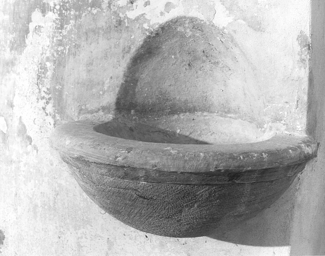 acquasantiera da parete, opera isolata - bottega lombarda (sec. XVIII)