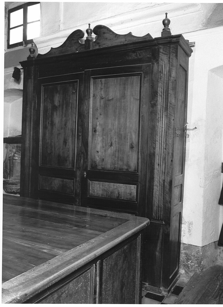 armadio, opera isolata - produzione lombarda (fine/inizio secc. XIX/ XX)