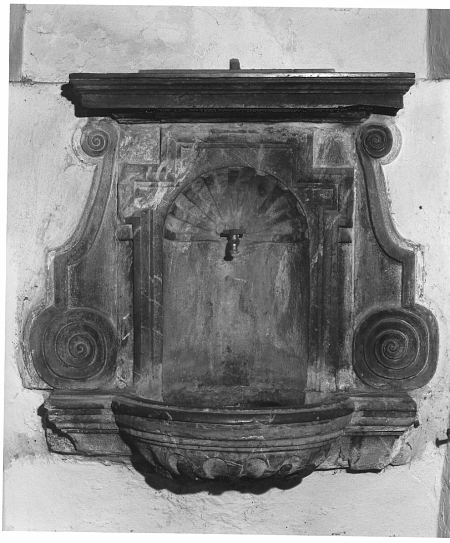 lavabo da sacrestia, opera isolata - ambito valtellinese (seconda metà sec. XVI)