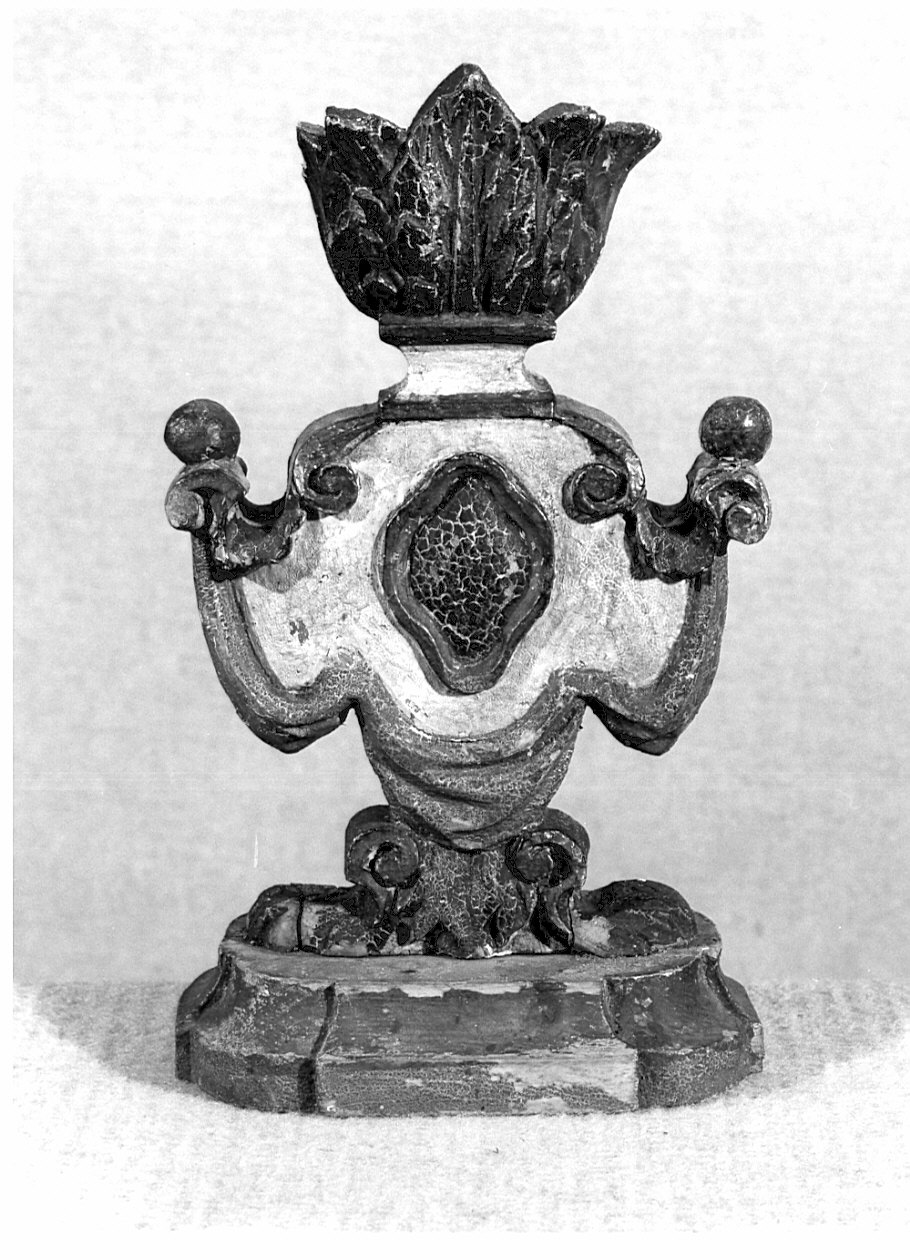 vaso d'altare con composizione floreale, coppia - ambito valtellinese (sec. XVIII)