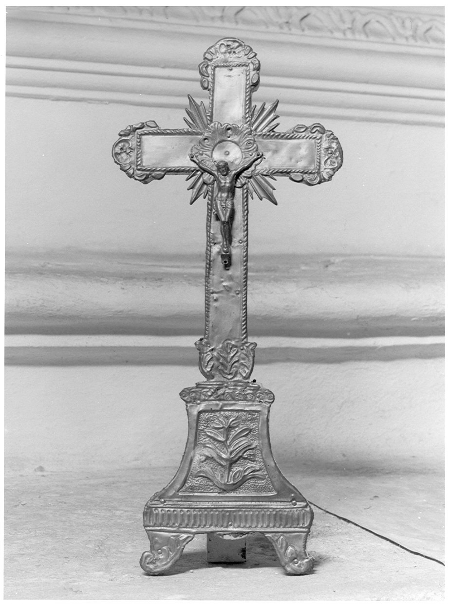 croce d'altare, opera isolata - ambito lombardo (seconda metà, prima metà sec. XVIII, sec. XIX)