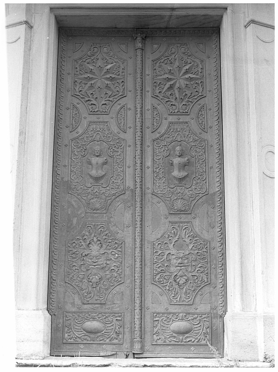 porta - a due battenti, elemento d'insieme - ambito valtellinese (sec. XVIII)