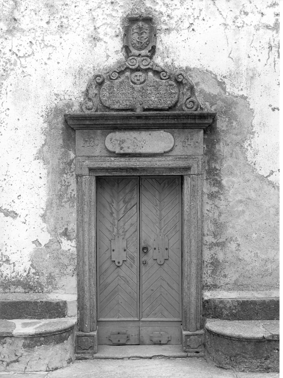 portale architravato, opera isolata - ambito della Val Chiavenna (sec. XVIII)