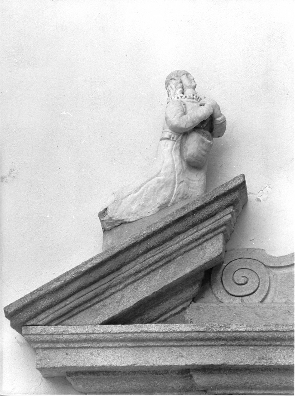 figura femminile inginocchiata (statua, elemento d'insieme) - ambito della Val Chiavenna (sec. XVII)