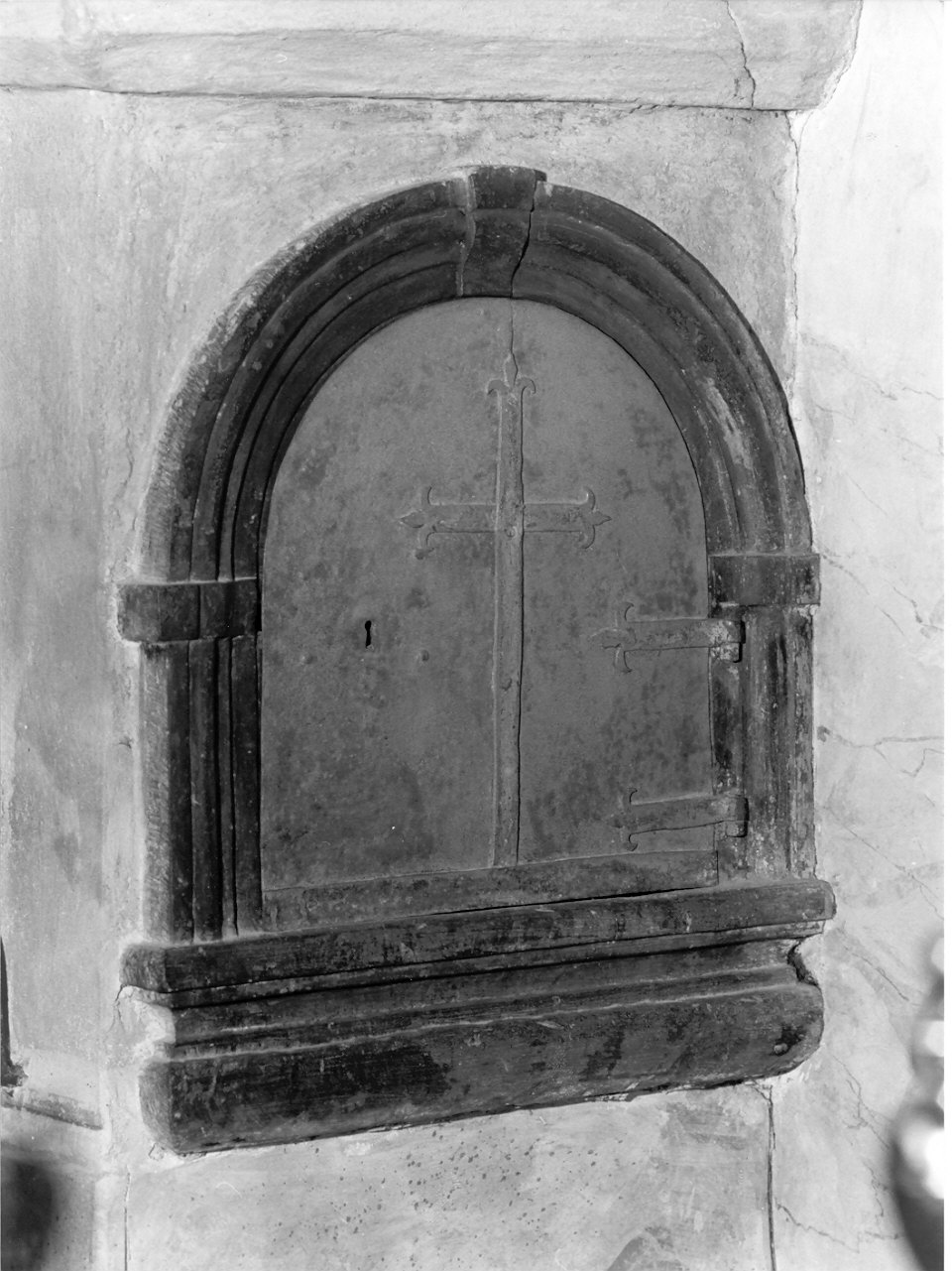 anta di armadietto per oli santi, opera isolata - ambito della Val Chiavenna (sec. XVII)