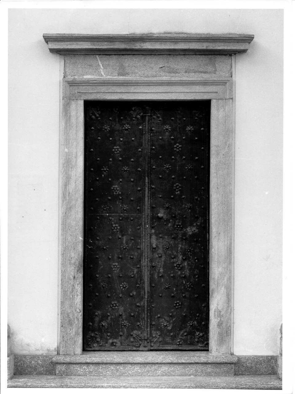 portale architravato, coppia di Aprile Gaspare (sec. XVII)