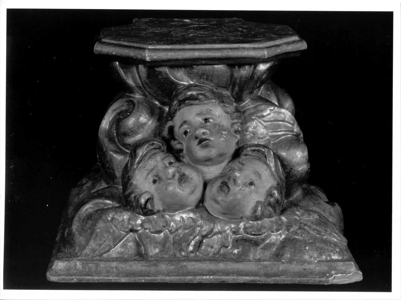 piedistallo di statua, opera isolata - ambito lombardo (sec. XVIII)