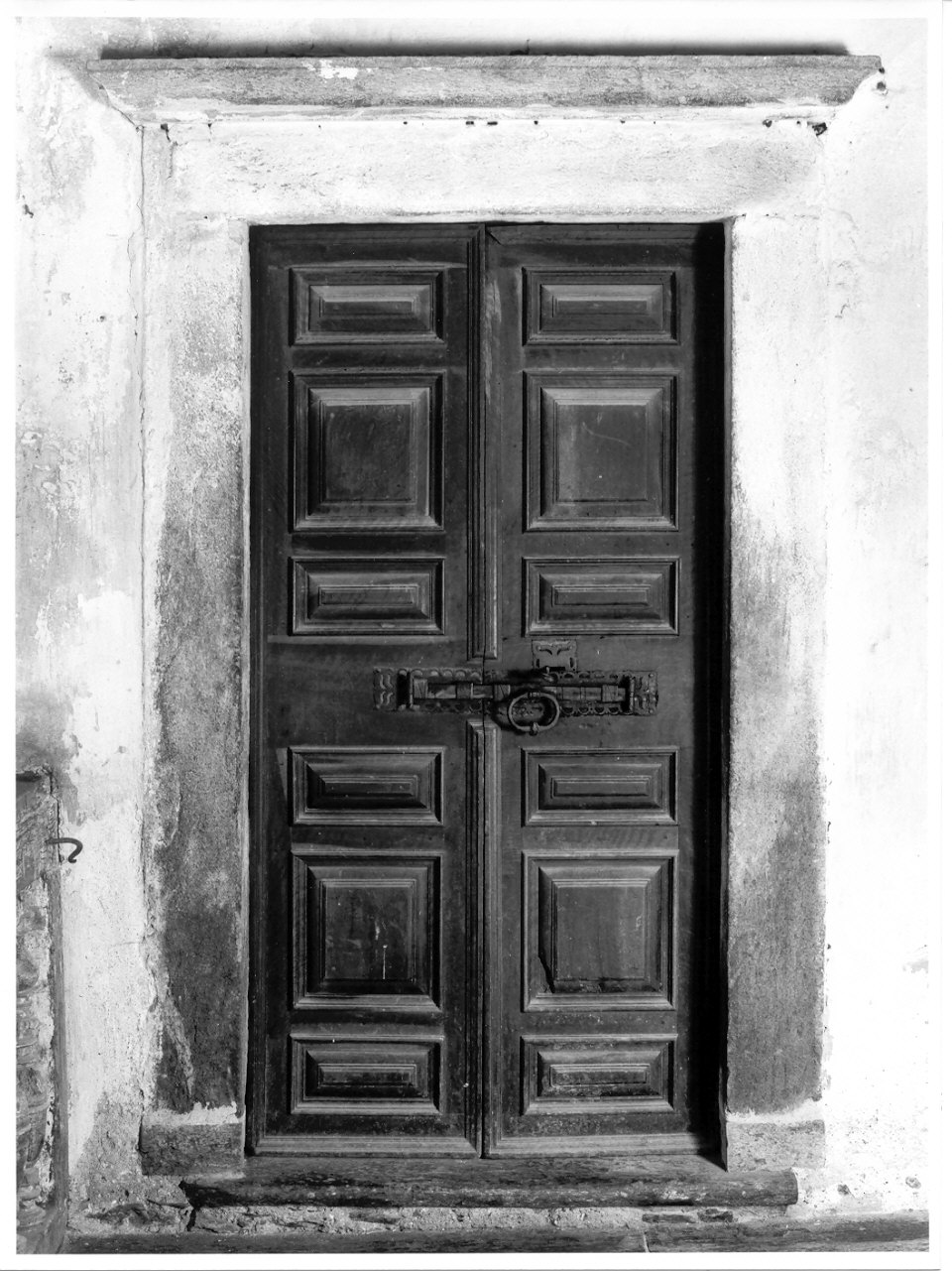 porta - a due battenti, coppia - ambito valtellinese (prima metà sec. XVIII)