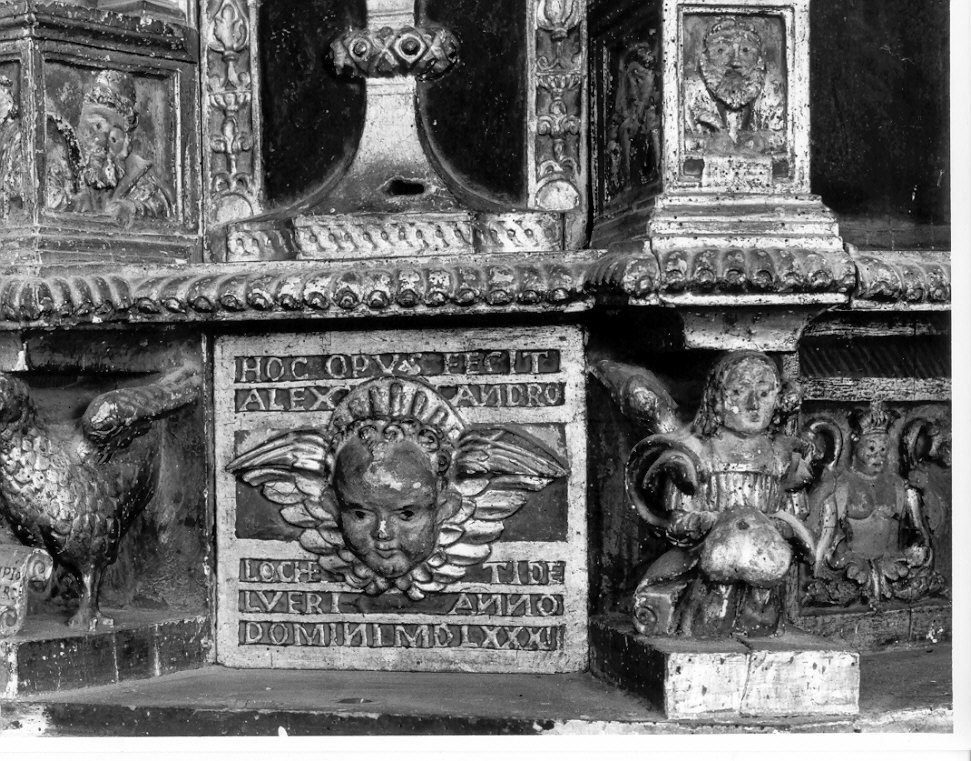 simbolo di San Matteo: angelo (decorazione a intaglio, elemento d'insieme) di Locheti Alessandro (sec. XVI)