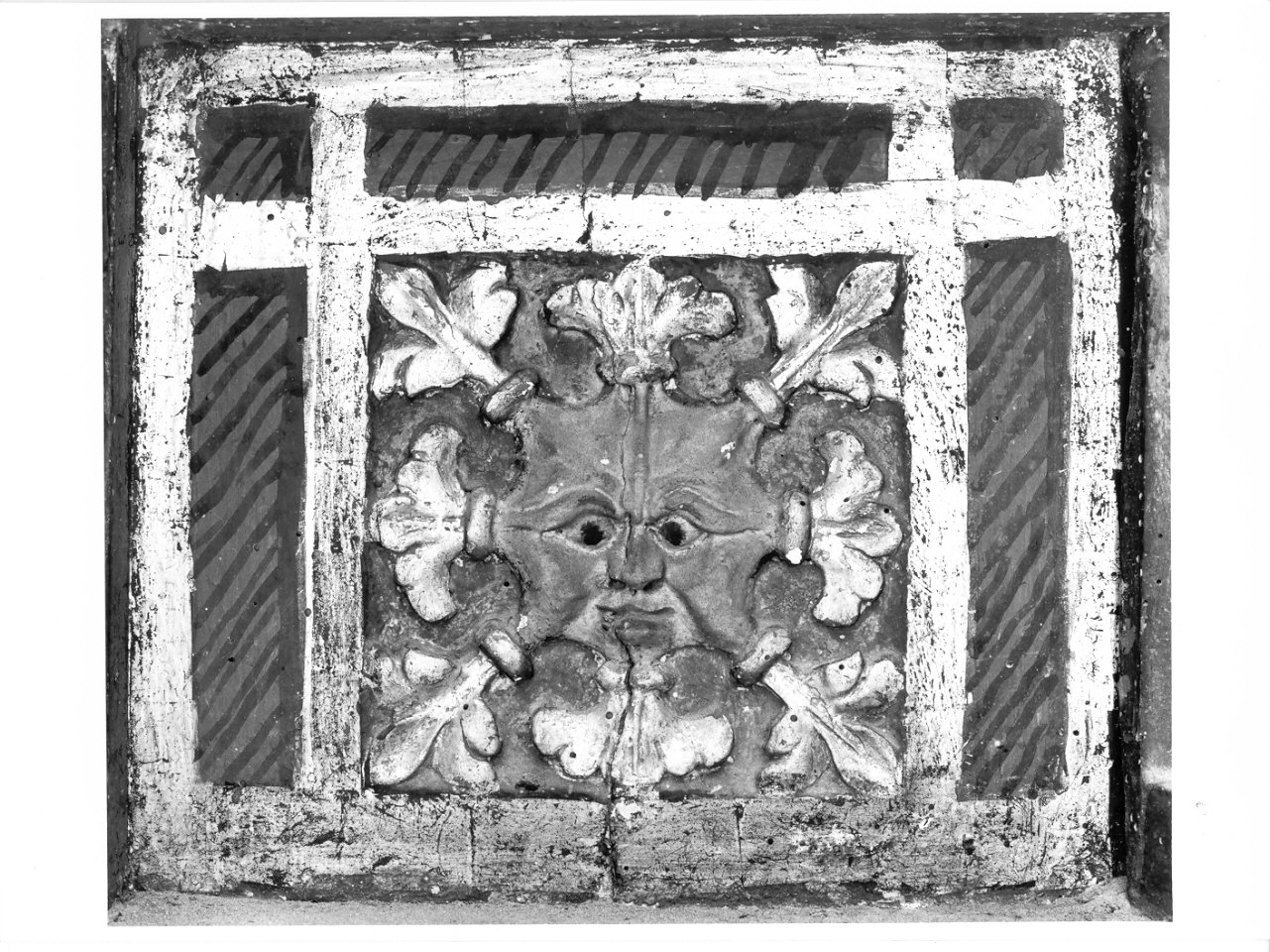 mascherone (decorazione a intaglio, serie) di Locheti Alessandro (sec. XVI)