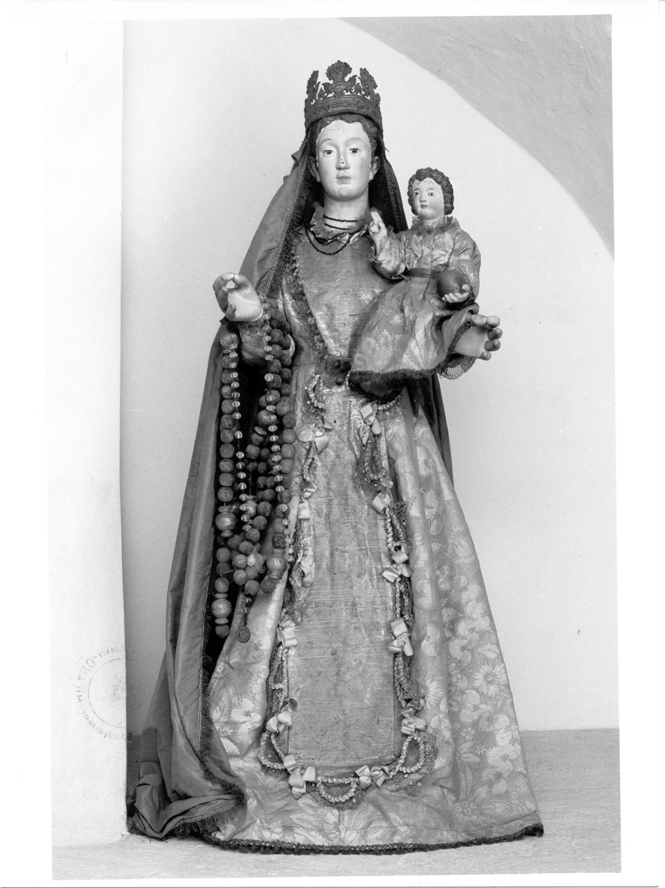 Madonna con Bambino (gruppo scultoreo, elemento d'insieme) - ambito lombardo, manifattura veneziana (primo quarto sec. XVII, sec. XVIII)