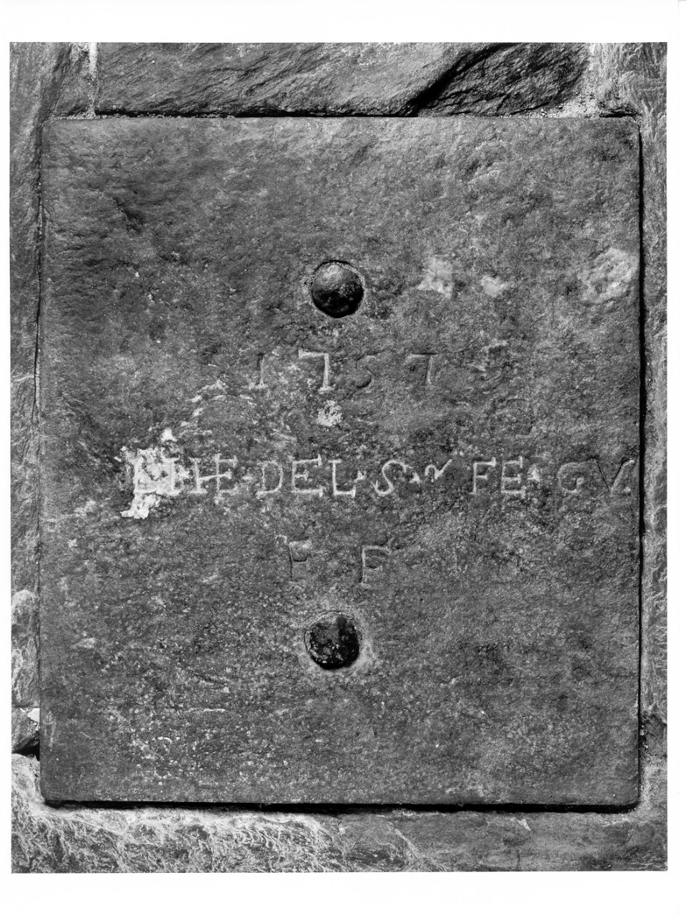 lastra tombale, opera isolata - ambito valtellinese (sec. XVIII)