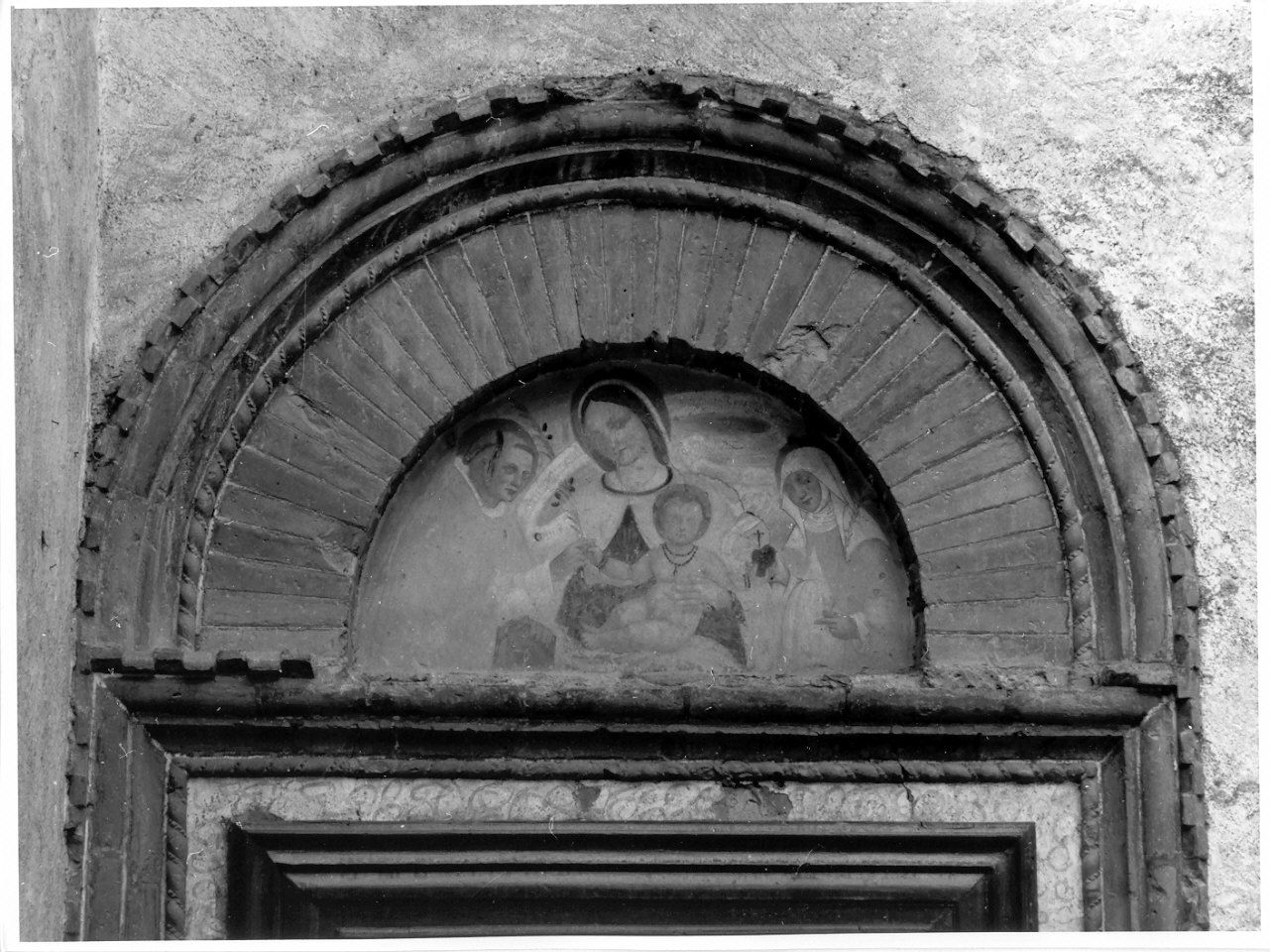 Madonna con Bambino tra San Pietro Martire e Santa Caterina da Siena (dipinto, opera isolata) di De Magistris Giovanni Andrea (attribuito) (sec. XVI)