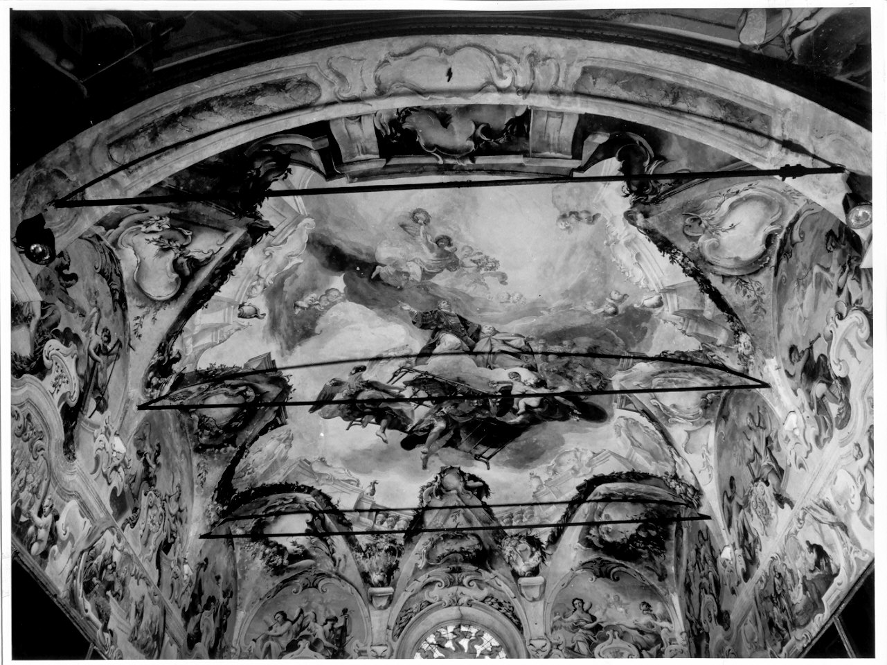 Madonna in gloria con San Bernardino e San Lorenzo/ quadratura architettonica (dipinto, ciclo) di Romegialli Giovanni Pietro, Porro Giuseppe (sec. XVIII)
