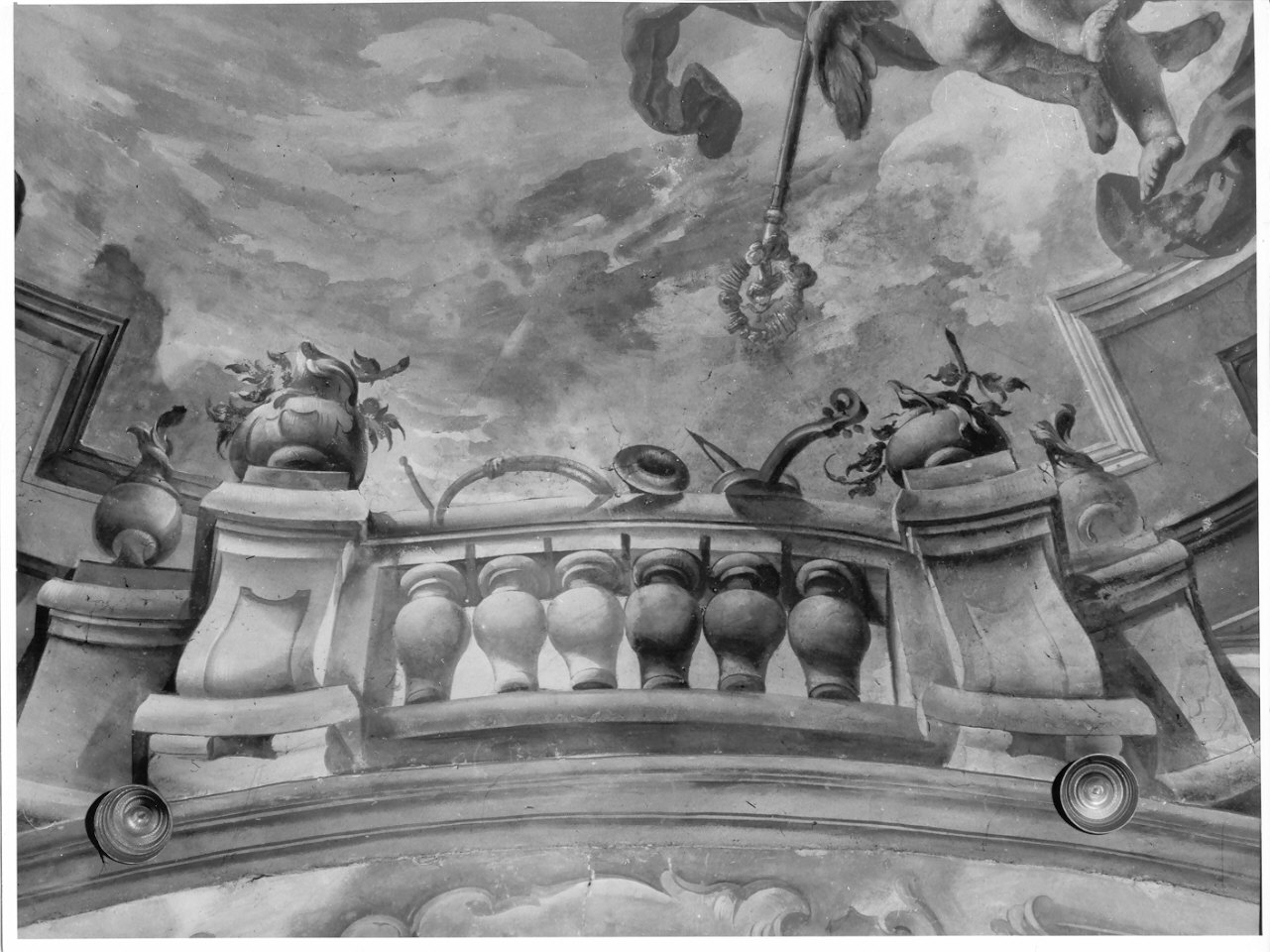 balaustrata con strumenti musicali (dipinto, elemento d'insieme) di Romegialli Giovanni Pietro, Porro Giuseppe (sec. XVIII)