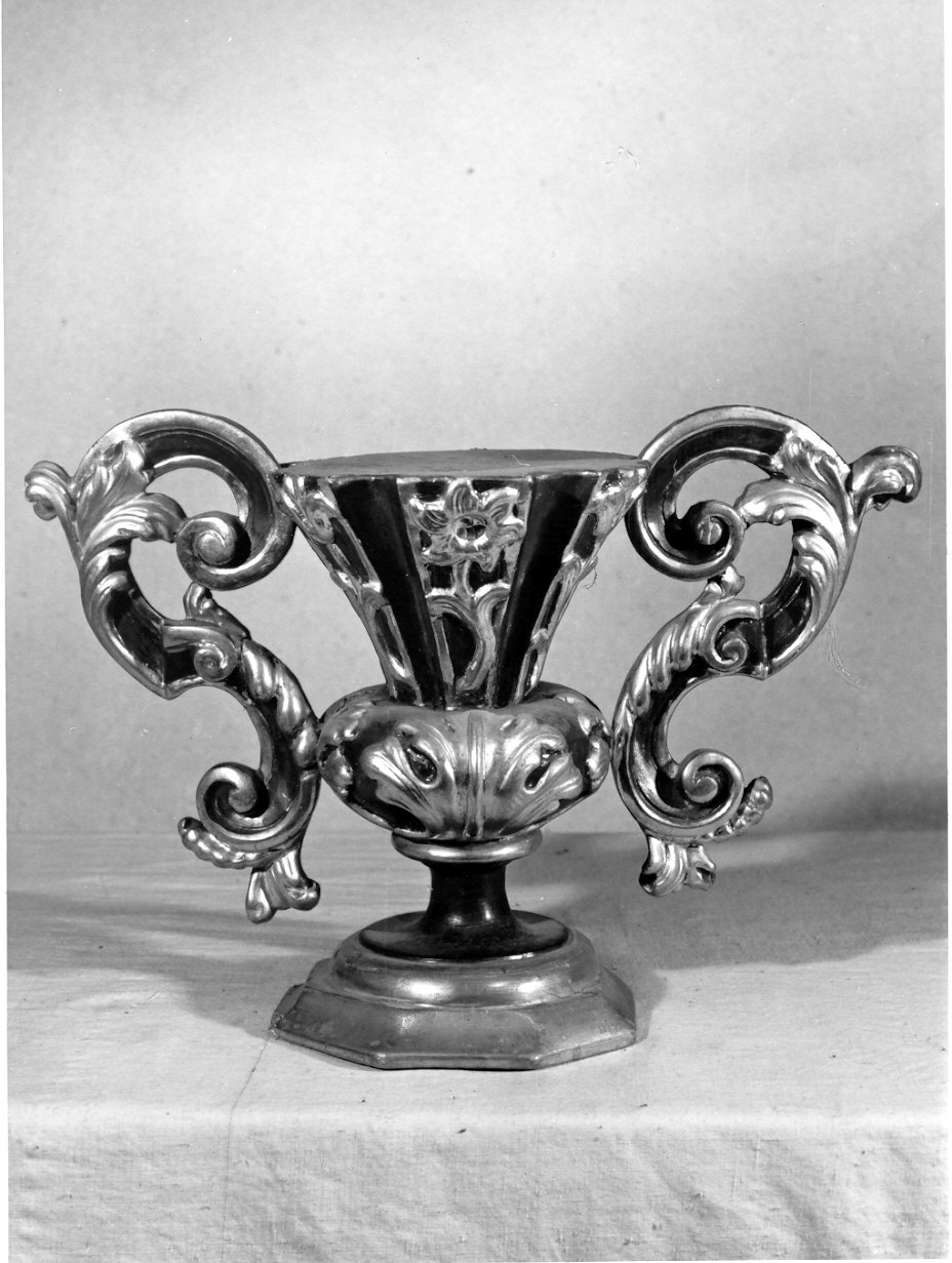vaso d'altare per composizione floreale, serie - ambito lombardo (sec. XVIII)