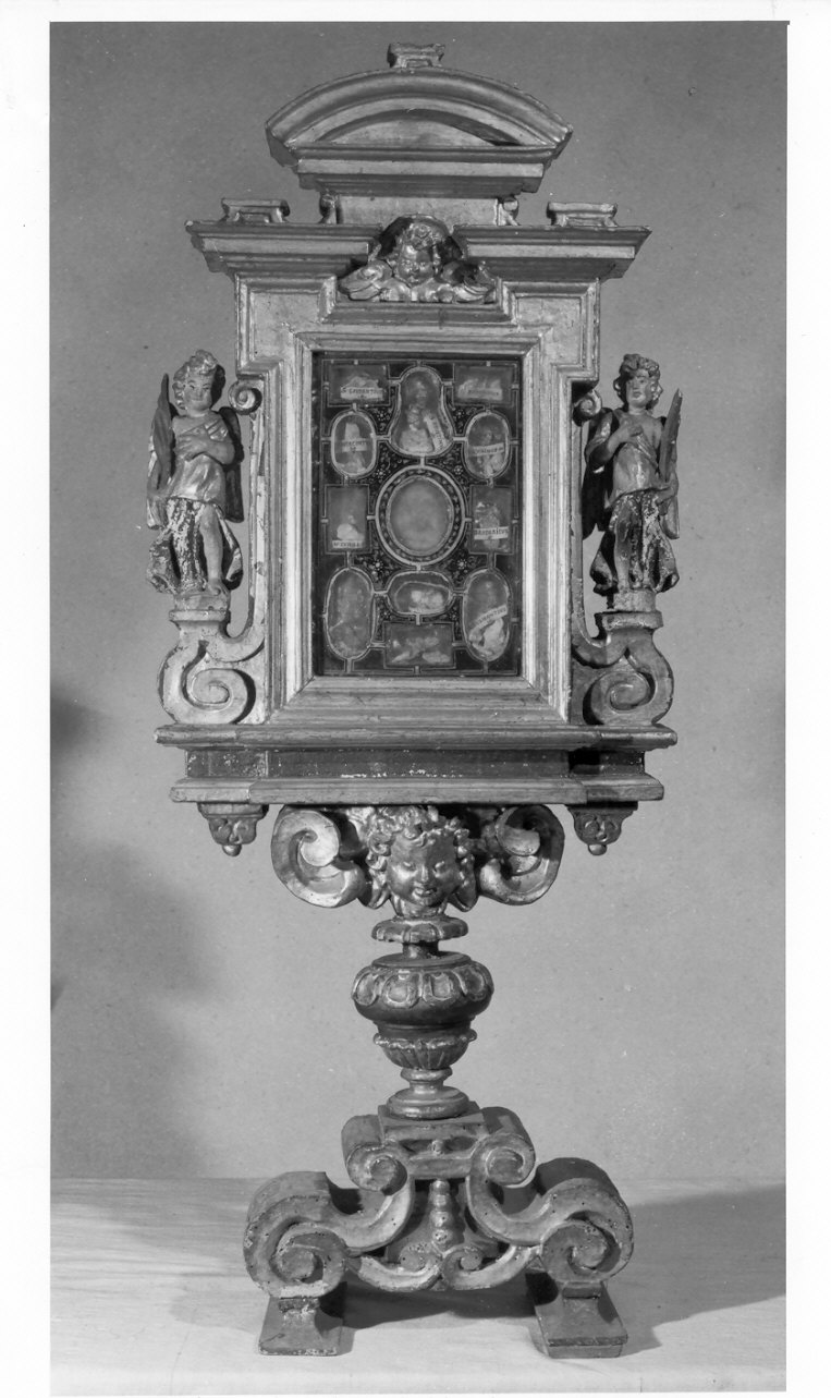 reliquiario a teca, coppia - ambito lombardo (sec. XVII)