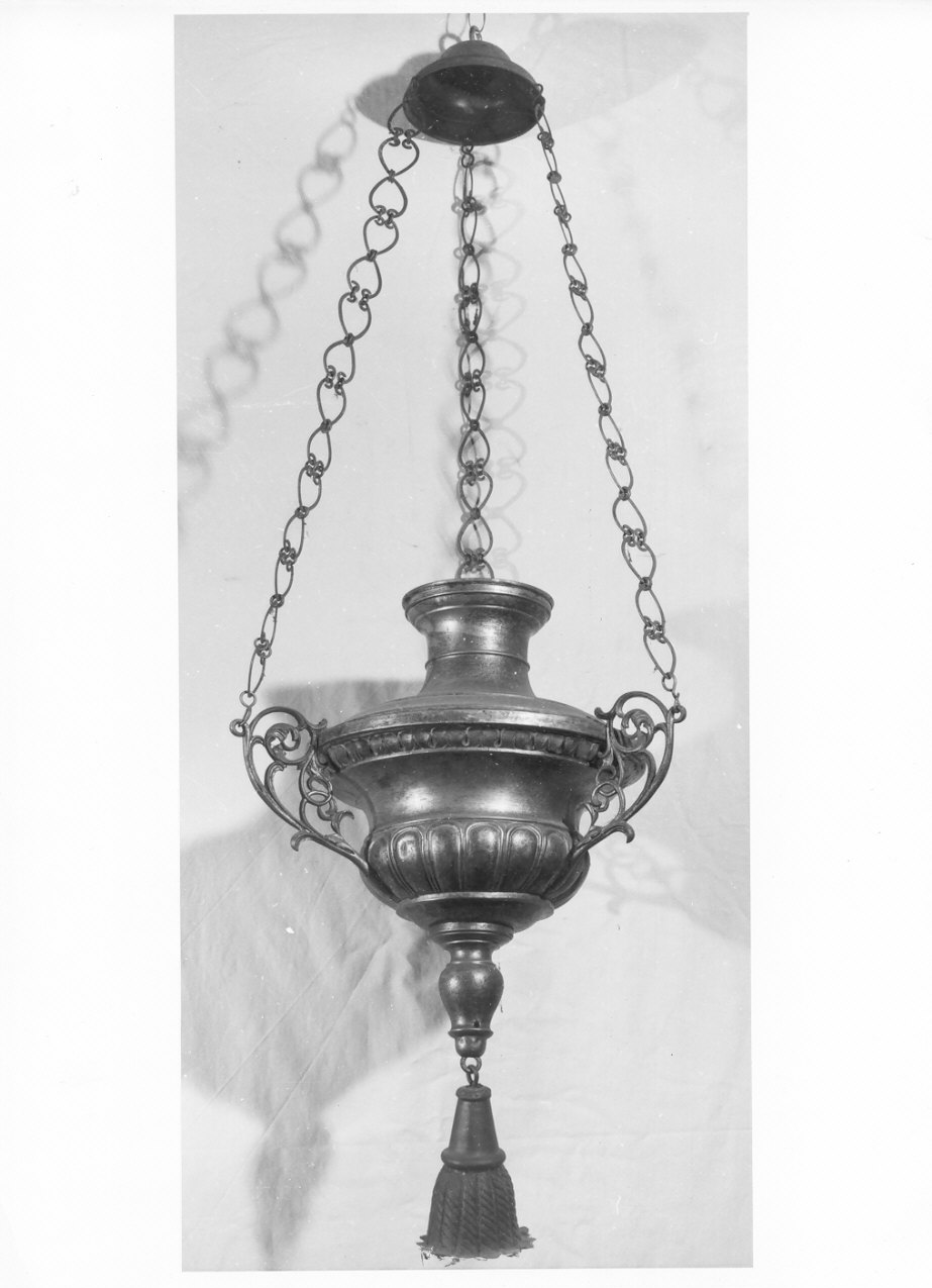 lampada pensile a vaso, opera isolata - ambito lombardo (sec. XIX)