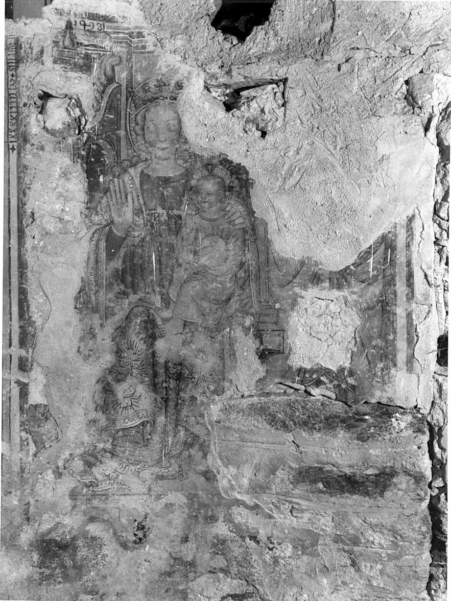 Madonna in trono con Bambino (dipinto, opera isolata) di Giovannino di Stefano da Sondalo (cerchia) (sec. XV)