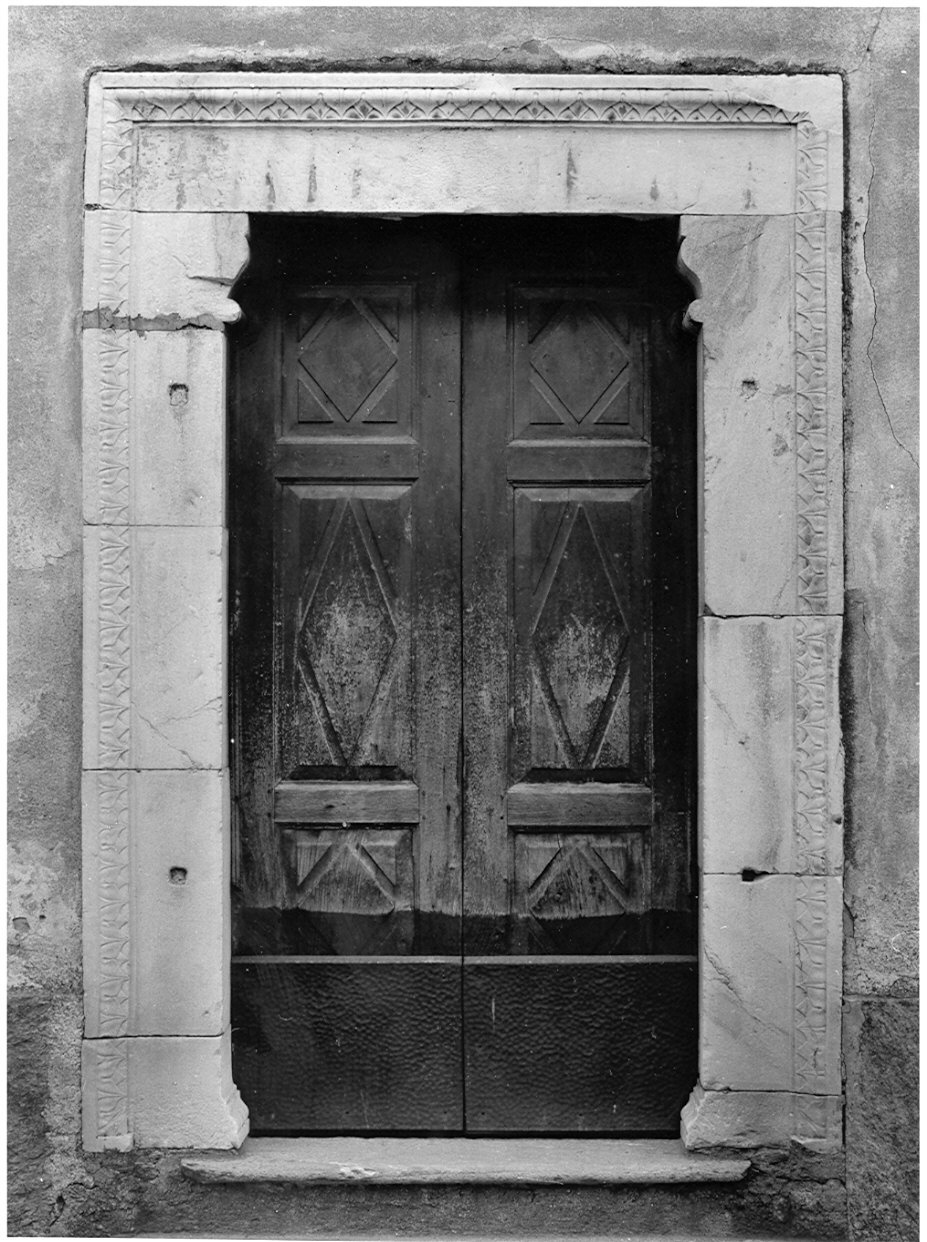 portale, opera isolata - ambito valtellinese (sec. XVI)