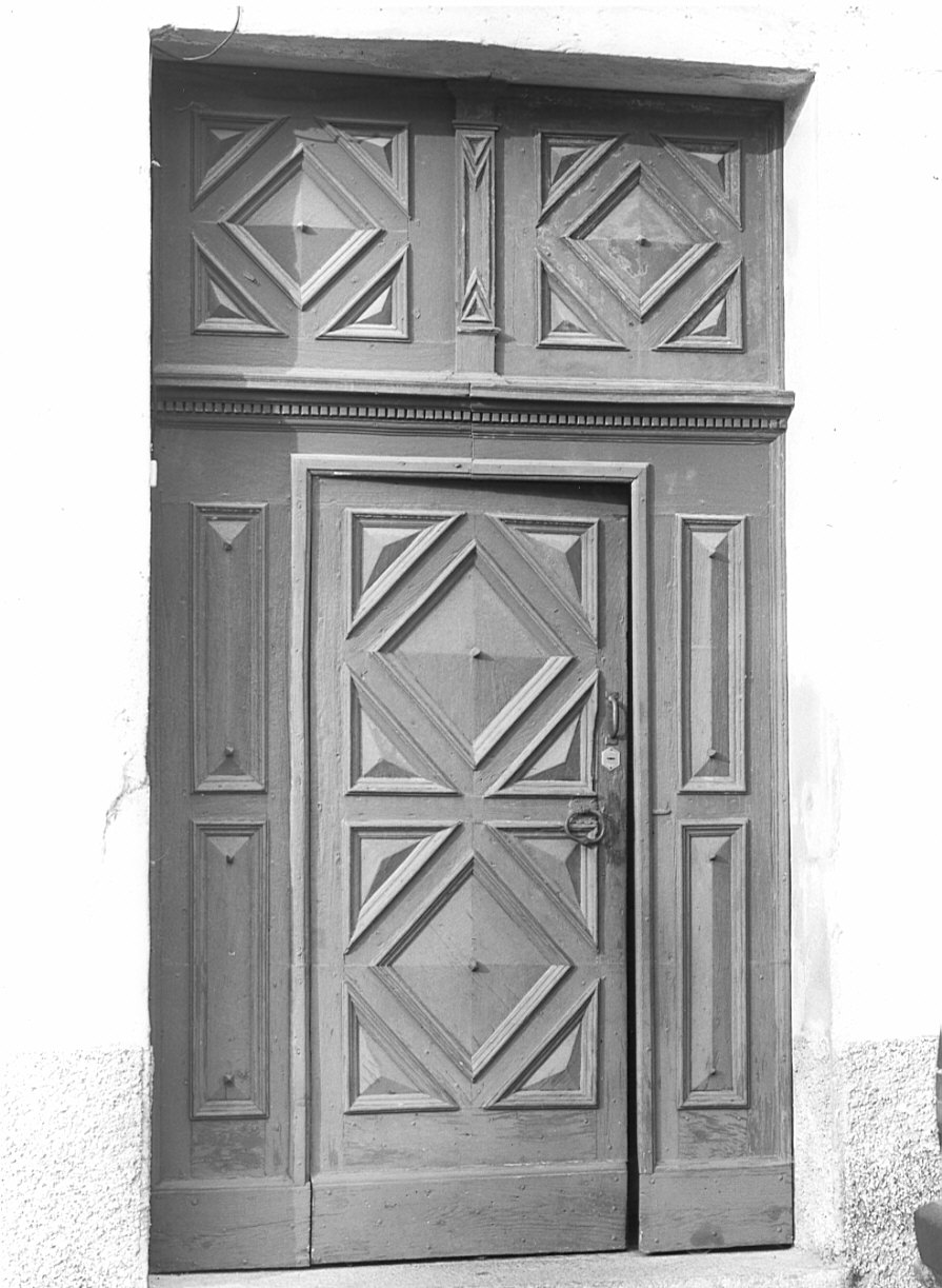 porta, opera isolata - ambito valtellinese (sec. XIX)