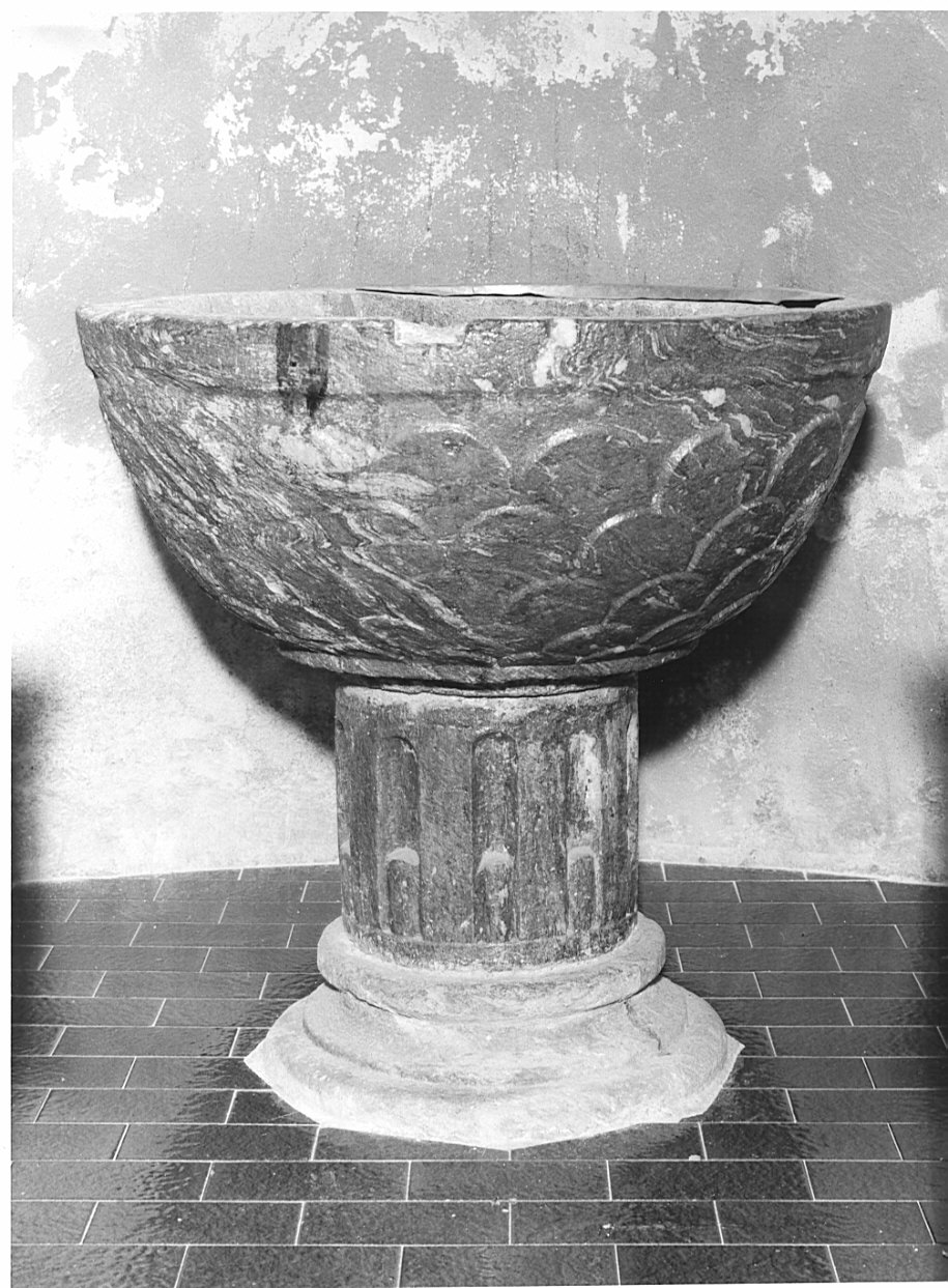 fonte battesimale - a fusto - ambito valtellinese (prima metà sec. XVII, sec. XX)