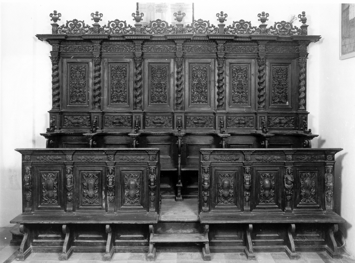 stalli del coro, coppia - ambito lombardo (sec. XVII)